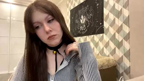 Snapshot of looking_me chatting on 10.10.25 EVA online show from 10.10.25