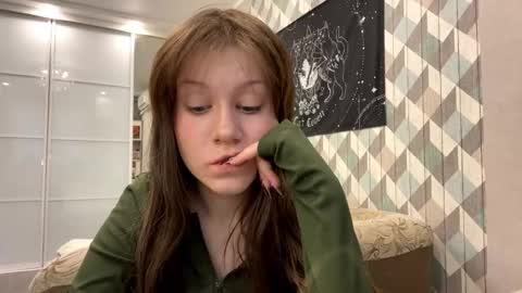 Snapshot of looking_me chatting on 10.27.25 EVA online show from 10.27.25