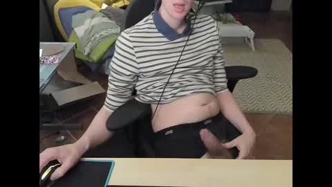 Snapshot of loomie chatting on 02.07.26 loomie online show from 02.07.26