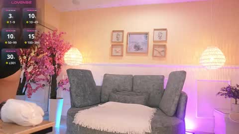 Snapshot of loonanyx chatting on 11.20.25 Loona Nyx online show from 11.20.25