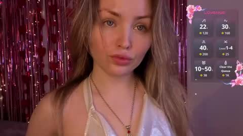Snapshot of lora_amber chatting on 04.26.26 Lora online show from 04.26.26