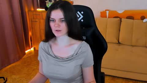 Lora Cain online show from 12.07.24