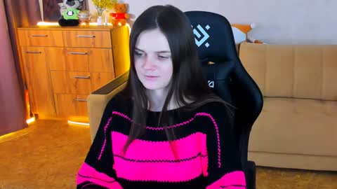 Lora Cain online show from 12.09.24