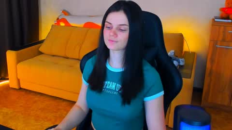 Lora Cain online show from 01.15.25