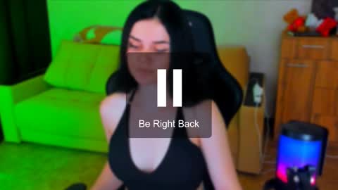 Lora Cain online show from 02.10.25