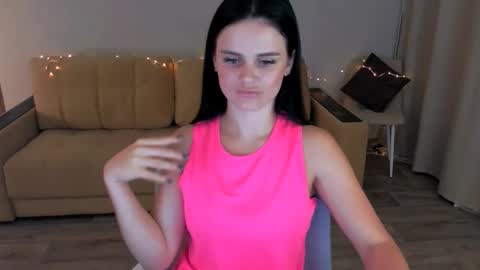 Lora Cain online show from 09.11.25