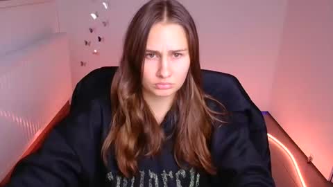 Lora online show from 10.10.25