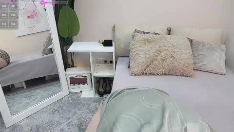 Lora online show from 03.31.26