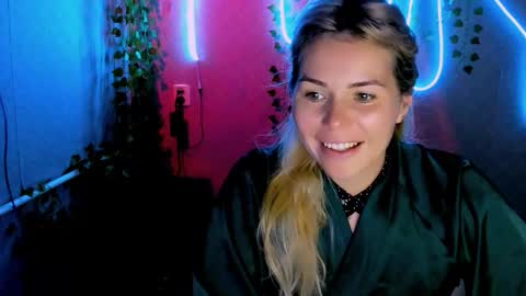 Snapshot of loraboyar chatting on 09.17.25 Lora online show from 09.17.25