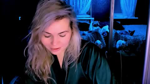 Snapshot of loraboyar chatting on 11.04.25 Lora online show from 11.04.25