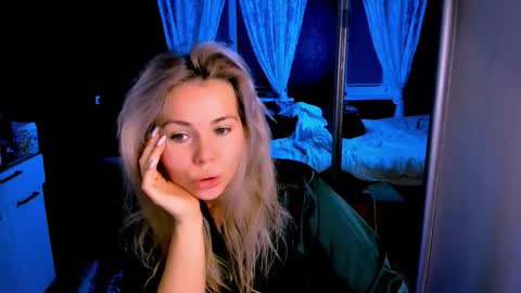 Snapshot of loraboyar chatting on 11.17.25 Lora online show from 11.17.25