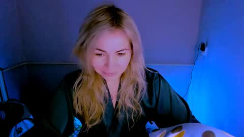 Lora online show from 04.13.26