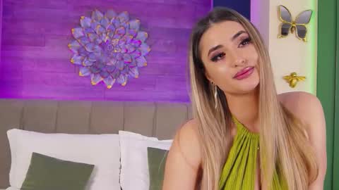 Lora online show from 02.05.26