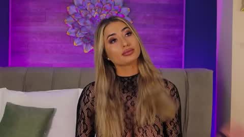 Lora online show from 04.16.26