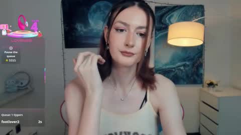 Snapshot of loradimmick chatting on 11.05.25 Lora online show from 11.05.25