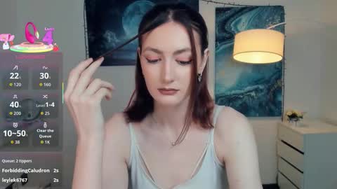 Snapshot of loradimmick chatting on 11.06.25 Lora online show from 11.06.25