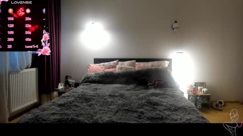 Snapshot of loraflame chatting on 12.03.24 Lora online show from 12.03.24