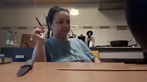 Snapshot of loraflame chatting on 12.03.24 Lora online show from 12.03.24