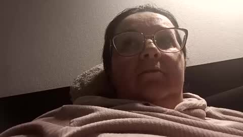 Snapshot of loraflame chatting on 12.04.24 Lora online show from 12.04.24