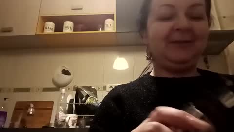 Snapshot of loraflame chatting on 12.18.24 Lora online show from 12.18.24