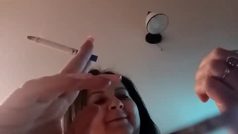 Snapshot of loraflame chatting on 12.27.24 Lora online show from 12.27.24