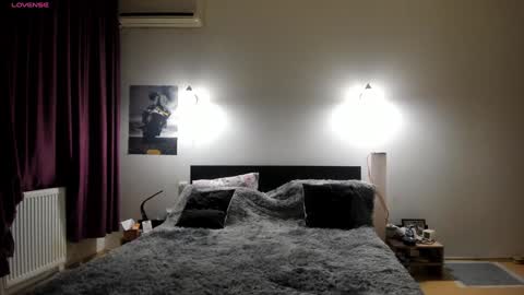 Snapshot of loraflame chatting on 12.30.24 Lora online show from 12.30.24