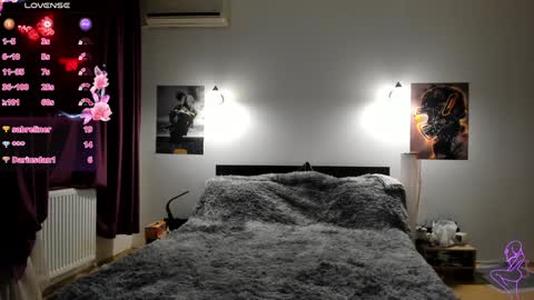 Snapshot of loraflame chatting on 01.03.25 Lora online show from 01.03.25