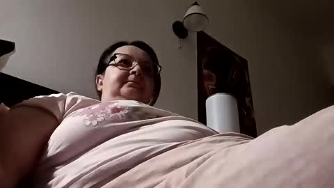 Snapshot of loraflame chatting on 01.03.25 Lora online show from 01.03.25