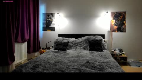 Snapshot of loraflame chatting on 01.05.25 Lora online show from 01.05.25