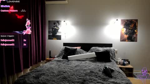 Snapshot of loraflame chatting on 01.09.25 Lora online show from 01.09.25