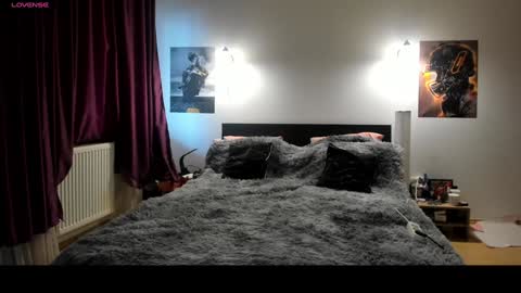 Snapshot of loraflame chatting on 01.15.25 Lora online show from 01.15.25