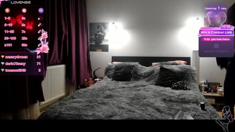 Snapshot of loraflame chatting on 01.15.25 Lora online show from 01.15.25