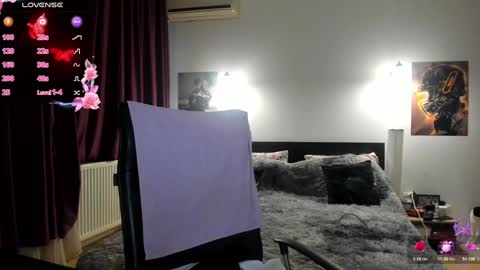 Snapshot of loraflame chatting on 01.21.25 Lora online show from 01.21.25