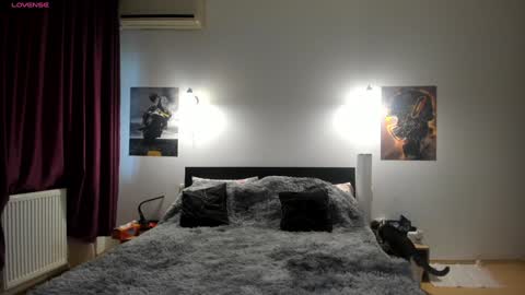 Snapshot of loraflame chatting on 01.22.25 Lora online show from 01.22.25