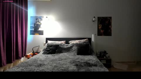 Snapshot of loraflame chatting on 01.23.25 Lora online show from 01.23.25