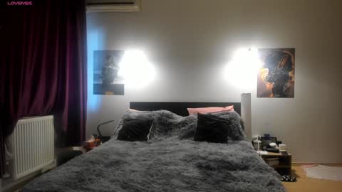 Snapshot of loraflame chatting on 01.24.25 Lora online show from 01.24.25