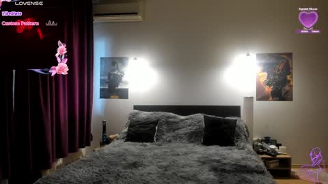 Snapshot of loraflame chatting on 01.25.25 Lora online show from 01.25.25