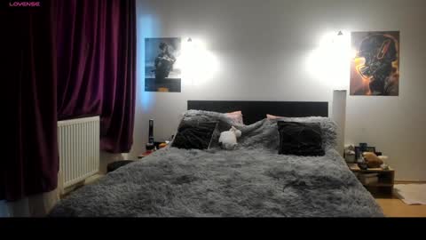 Snapshot of loraflame chatting on 01.26.25 Lora online show from 01.26.25