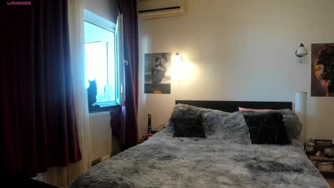 Snapshot of loraflame chatting on 01.27.25 Lora online show from 01.27.25