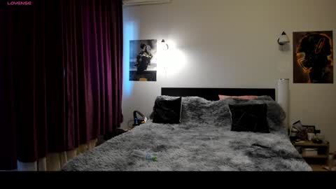 Snapshot of loraflame chatting on 01.28.25 Lora online show from 01.28.25