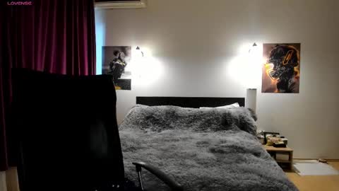 Snapshot of loraflame chatting on 02.18.25 Lora online show from 02.18.25