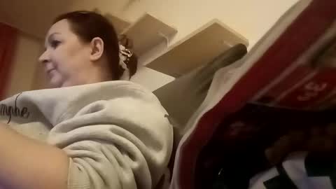 Snapshot of loraflame chatting on 02.18.25 Lora online show from 02.18.25