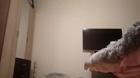 Snapshot of loraflame chatting on 02.19.25 Lora online show from 02.19.25