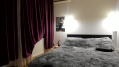 Snapshot of loraflame chatting on 02.21.25 Lora online show from 02.21.25