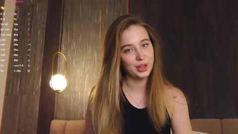 Loraine online show from 03.12.25