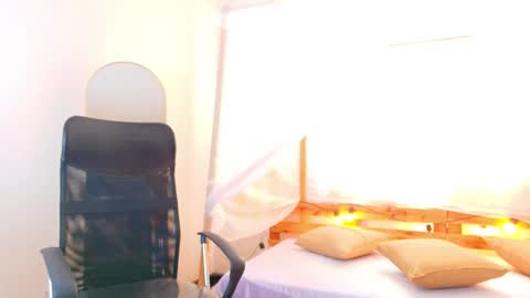 loreanis online show from 02.14.26