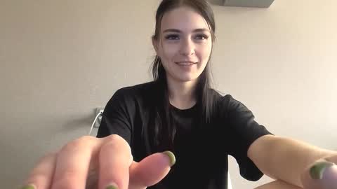 Snapshot of loreeluben chatting on 09.19.25 Olivia online show from 09.19.25