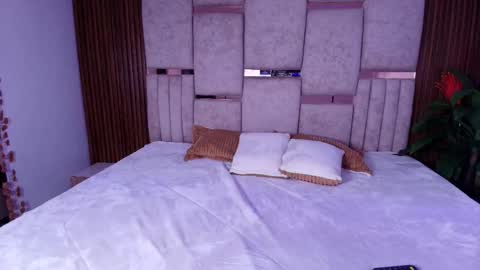 Snapshot of lorein_dim chatting on 11.10.25 Lorein online show from 11.10.25