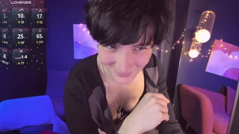 Snapshot of loren_daze chatting on 01.10.25 Loren online show from 01.10.25