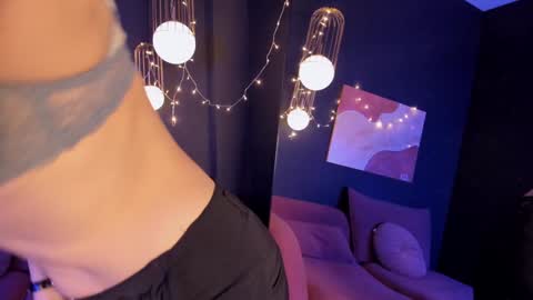 Snapshot of loren_daze chatting on 01.16.25 Loren online show from 01.16.25